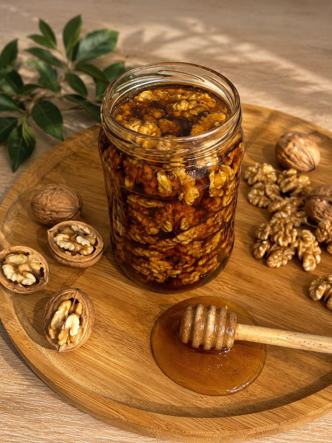 Honey with Walnuts — Photo 2